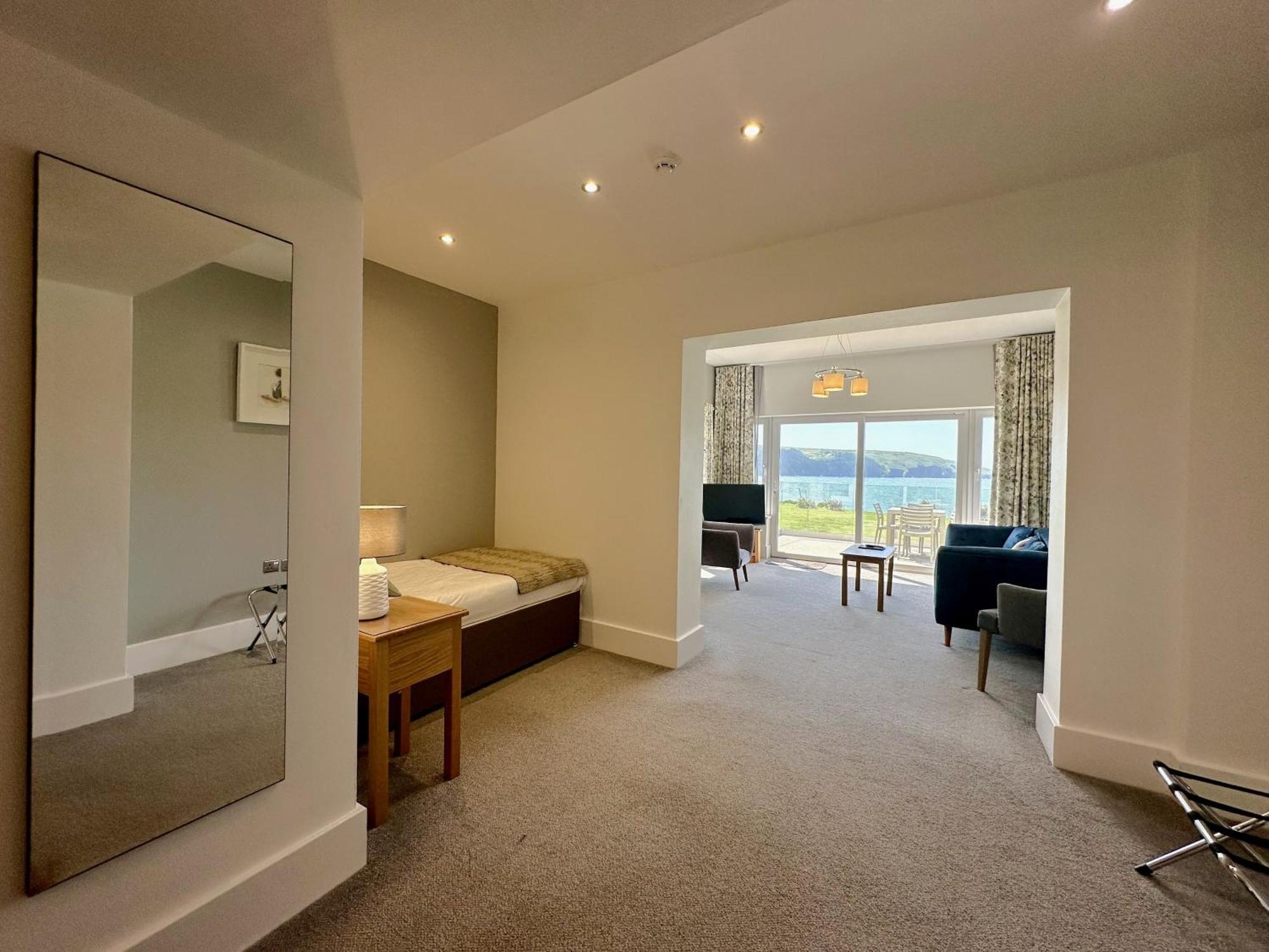 The Cliff Hotel & Spa Cardigan Esterno foto